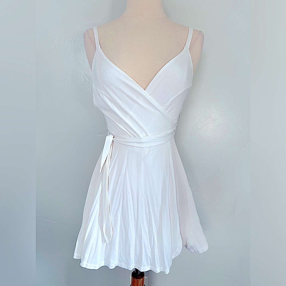 Urban Outfitters Kimchi Blue White Veruca Skirted Wrap Romper XS